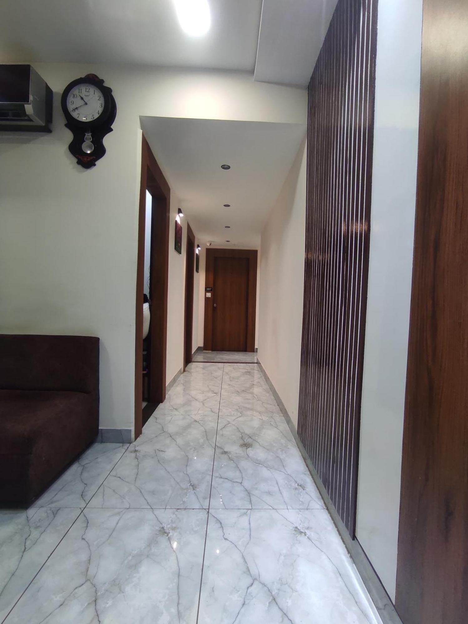 Earth Inn, Subhash Bridge, Rto Circle, Hotel 3*