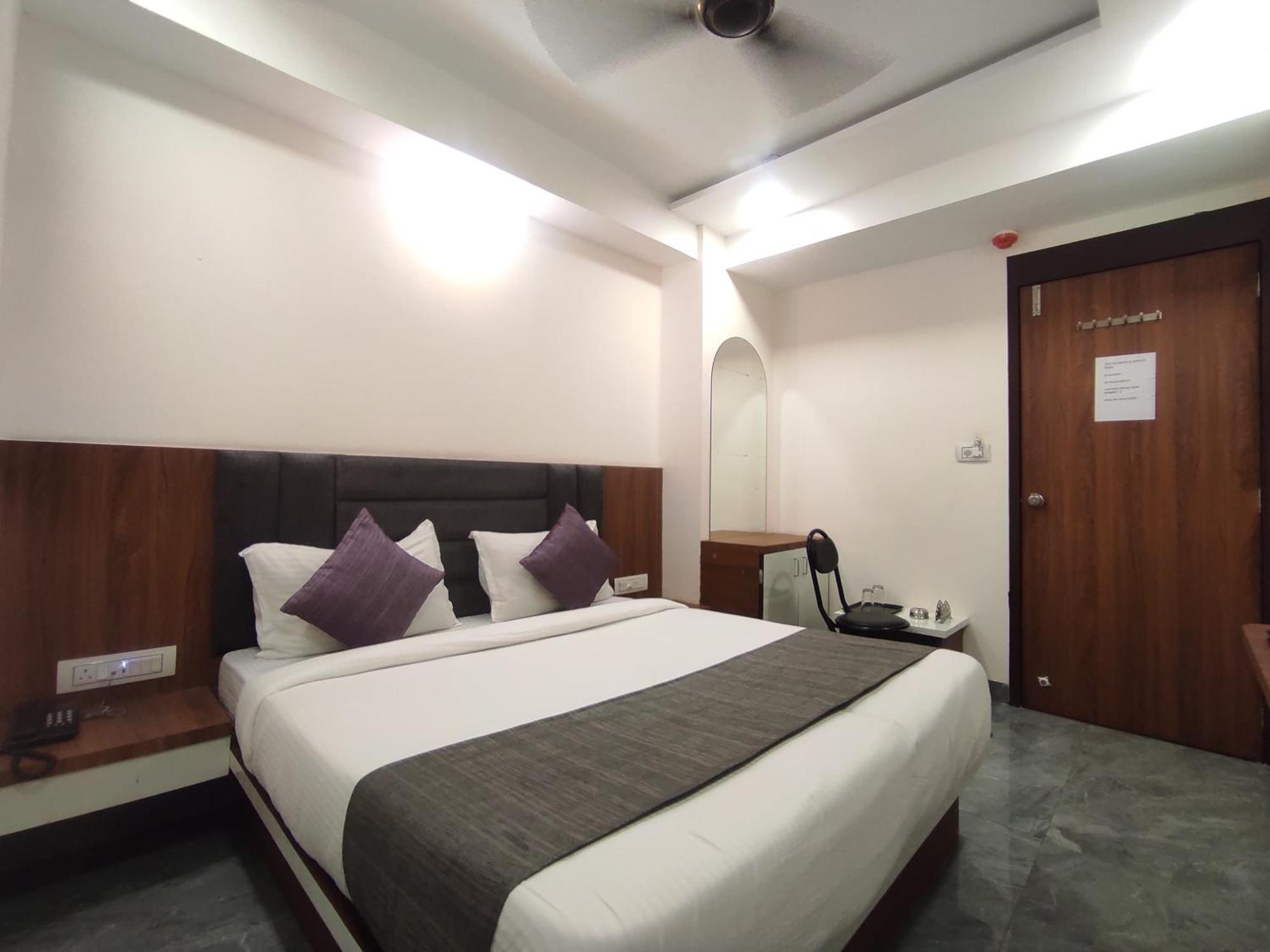 Hotel Earth Inn, Subhash Bridge, Rto Circle, Ahmedabad